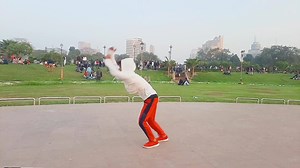 104 reactions · 8 comments | Continue back handspring with double flash kick | Trickerboy Usman | Facebook