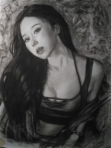 Stunning Charcoal Drawing on Paper - Artist Insights