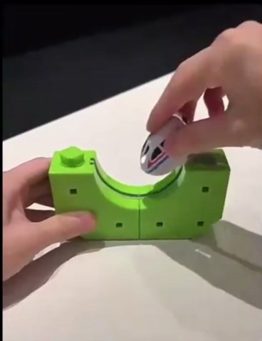 3D Infinity Track Set, Flexible Car Track Magical Train Set, 3D Train Routes with Mix-and-Match Stem Cubes, Anti-Gravity Electric Train Set 360° Loops, DIY Race Track Building Ideal Gift (26PCS)