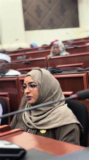 Aujourd’hui, au Palais de la Démocratie, nous avons examiné et adopté le projet de loi portant restructuration du Fonds National de Solidarité et de Soutien aux personnes vulnérables. À travers ce texte, nous avons renforcé le dispositif national d’assistance sociale, afin de mieux répondre aux besoins des personnes vulnérables. Cette réforme vise à doter l’État d’un mécanisme solide, durable et efficace de prévention et de réponse aux calamités nationales, tout en contribuant au renforcement de