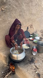 Village Woman Cooking Vegetable Rice Recipe in Beautiful Mud Kitchen | Village Life Cooking #vegetablerice #traditionalcooking #mudkitchen #desistylecooking | Village Hut