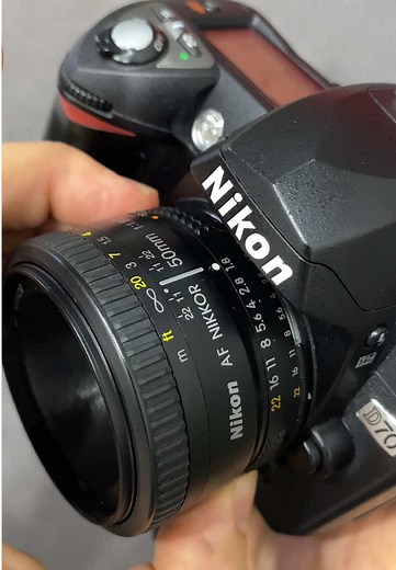 Nikon D70 Review: Comparing Classic and Modern Cameras