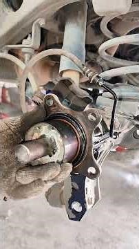 auto technician 🇺🇲 Toyota Land cruiser GXR model 2017 axle oil seal replacement # #automobile