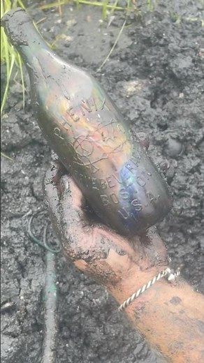 RARE Bottles Found Bottle Digging Low Tide Mudlarking Treasure Hunting Metal Detecting Relic Hunting