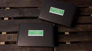 15K views · 601 reactions | มา ＵＮＢＯＸ กัน‼️ พาแกะกล่อง Mystery Box กันซะหน่อย ว่าในกล่องมีอะไรบ้าง แต่รับประกันเกินคุ้มแน่นอน  #7thStreet #MysteryBox #UnboxMysteryBox | 7th Street | Facebook