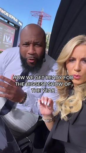 What we do 30 secs before we go Live on @espn YALL DUET THIS!! @thebigswagu #fyp #AVrboForTogether #SoFiBreakUpChallenge #AlaskaAirCAREoke #superbowl