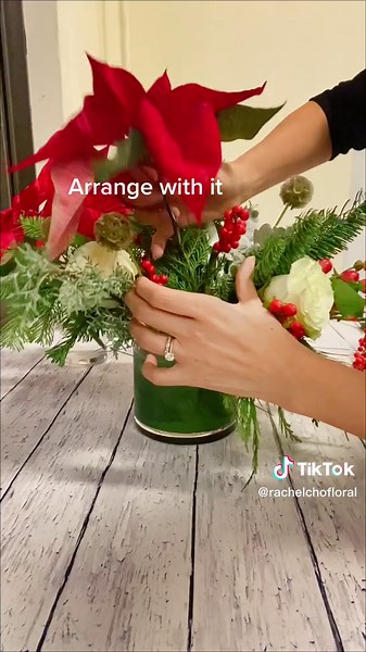 Poinsettia Flower Arrangement Tips