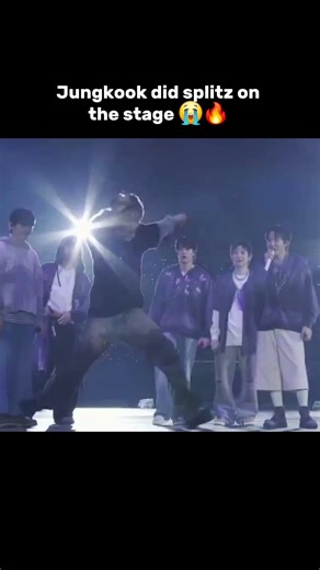 Jungkook did splitz live on the stage 🔥 #jungkook #jk #concert