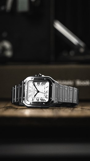 Do you fear or love the Santos bezel? ✨ With the introduction of the new titanium Santos, more than ever before, there is a Santos for everyone. Majority of people I’ve spoken to that are considering the classic Santos have commonly had one reservation: they fear that the polished bezel is a scratch magnet. The latest release from Cartier attempts to address that by bead blasting the entire case and bezel in titanium, giving it a uniform matte finish. On the surface, I can see how this would app