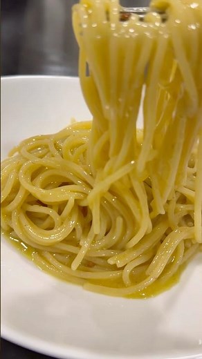 夜中に食べるアーリオ・オーリオ・ペペロンチーノ最高！ #パスタ #料理 #イタリア料理