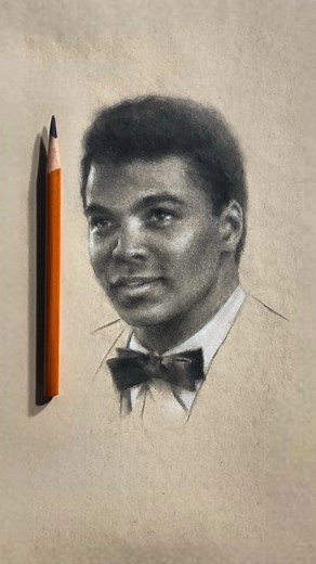 81K views · 323 reactions | 50 minute sketch of Muhammad Ali 壘 Materials Used: ▪️Generals extra soft charcoal pencil ▪️Generals white charcoal pencil ▪️ Winsor & Newton extra soft vine charcoal ▪️ mechanical eraser ▪️Natural bristle paint brush ▪️Strathmore 400 series toned paper ▪️Titanium white pan pastel #charcoal #art #drawing #charcoaldrawing #pencilart #fyp #viral #artist #sketch #muhammadali | Ryan Mirzaun | Facebook