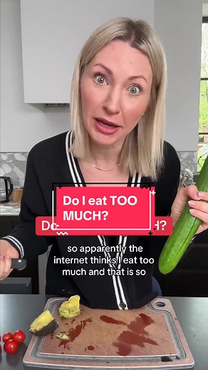 Let’s normalize NORMAL portion sizes of food and fueling your body. WIEIADs are not a perscription for how much or what you should eat. #whatieatinaday #dietculture #balancedeating #dietitiansoftiktok