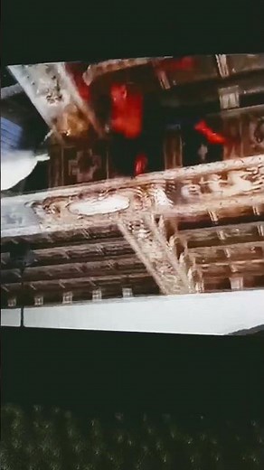 Spider-Man 2 Spider-Man versus doc Ock at the bank fight scene