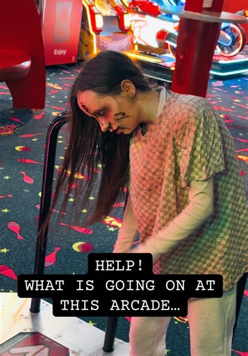 IS THIS A ZOMBIE? 👀 #zombies #arcade #horror #scarytiktoks