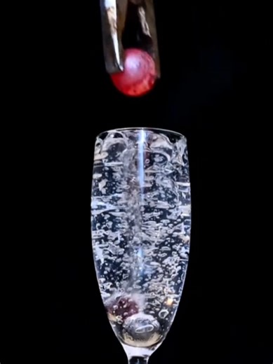 Hot ball ASMR 🔥 So satisfying to watch Turn sound on 🎧 #HotBallASMR #ASMR #OddlySatisfying #VisualASMR #relaxingvideos