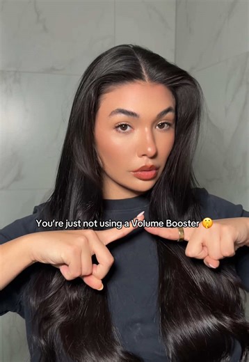 AD For my flat hair girlies🎀 You’re gonna wanna sit for this one because @L'Oréal Paris UK have given us the “BIG HAIR Volume Spray” which has literally changed the game to getting more volume without doing a whole bunch, you need to give this a try!!! I paired it with the new Collagen lifter volumising Shampoo & conditioner for that extra boost when styling🤞🏻 #hair #hairhacks #volumespray