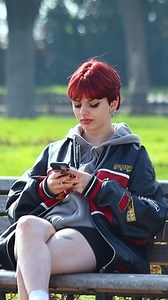 1.6M views · 10K reactions | Kız Dünden Razı  - Güzel Kıza Absürt Komik Bluetooth Kulaklık Şakası Yaptık #komik #komikvideolar #mizah #komedi #keşfet | Doğukan Şamiloğlu X | Facebook