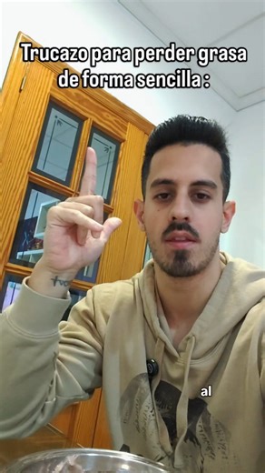 Jonathan Gil | Entrenador online para mujeres on Instagram: "🔥 Pierde Más Grasa Con Menos Esfuerzo 🤝 Soy Jonathan Gil, entrenador personal experto en pérdida de grasa y fundador del Método GLUTEOX. 👀 En mi contenido enseño todo lo que sé para que puedas aplicarlo y empezar a progresar, así que sígueme SOLO si ese es tu objetivo. 🚀 Y si estás lista para emprender tu proceso de cambio y quieres más información acerca de cómo trabajo, escríbeme “CAMBIO” y hablamos. 🧘‍♂️ ¡A por tu mejor versión