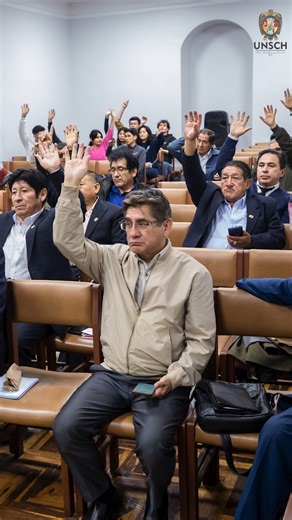 👉Después de varios años de esfuerzo, la Universidad Nacional de San Cristóbal de Huamanga culminó con la esperada reforma de su Estatuto. Este importante logro se alcanzó en la Sesión Extraordinaria de Asamblea Universitaria, de fecha 29 de septiembre de 2025, presidida por el rector, Dr. Emilio Ramírez Roca, y con la participación de los docentes y estudiantes asambleístas. | Universidad San Cristóbal