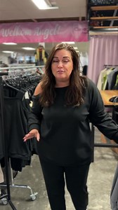 7.8K views · 144 reactions | Oehhhooeeee druk druk druk hier  maar dat pak vliegt de deur uit  knalprijs  29.95 de set 朗 https://www.curvedangels.nl/index.php/product/3866-twee-delig/ | Bianca Haagse Markt at Curved Angels | Facebook