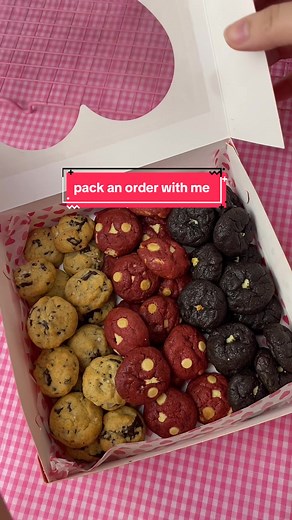 Pack a love box with me! 💝 #packingorders #packanorderwithme #valentines #cookies #cookiesph #minicookies #roxascity #cookiespot #cookiesoftiktok #fyp #fypviral #lovebox