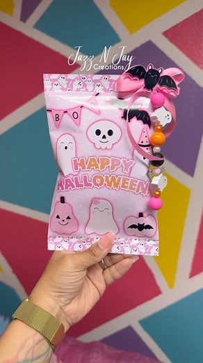 Halloween chip bags with beads! This entire bundle is available on our website! 50% off no code needed 🎃💗 | Jazz N Jay Creations