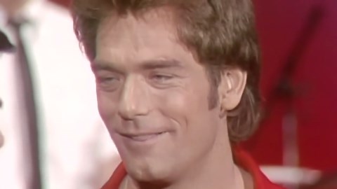 Huey Lewis: A tragic story