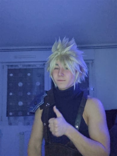 I'd dance too tbf 🥸 #cloudstrife #cloudcosplay #ff7 #ff7cosplay #finalfantasy