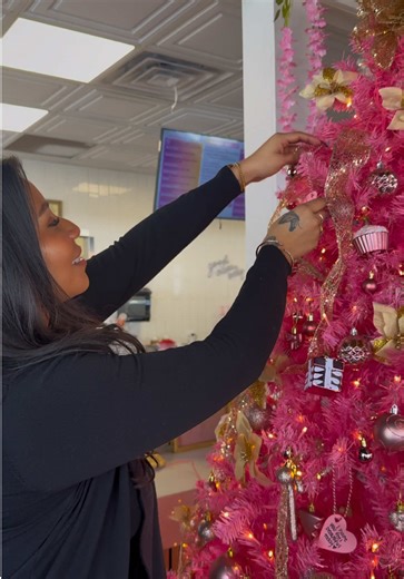 repurposing our christmas tree and turning it into a positivity tree 🎄💓 make sure to leave a handwritten note for everyone to see 📝 @mari @yoheny🦋 • • • #coffee #coffeeholic #coffeeshop #dearborn #detroit