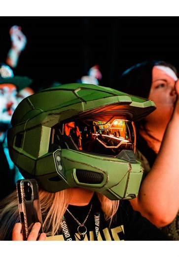 There are two types of wolves in every Breaking Benjamin fan #dearagony #breakingbenjamin #halo @A Gamer’s Basement