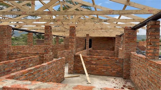 🐷 Empowering Local Pig Farmers with Innovative Structures! 🐷 At Haven Agri Solutions, we believe that the future of farming lies in innovation and efficiency. We are proud to be working closely with local pig farmers to introduce and implement state-of-the-art housing and management systems designed for maximum productivity and animal welfare. 💡 Why innovative structures matter: Improved Health & Welfare: Our designs prioritize hygiene, ventilation, and space, drastically reducing disease ris