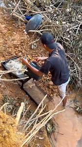 Gold filtering with simple tools #goldfiltering #goldmining #goldpanning | Nepri Andries Tambang Emas