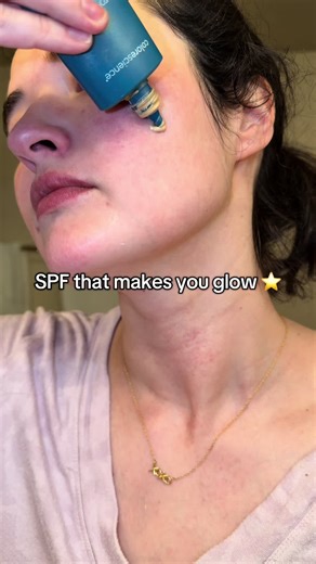 My favorite suncreen that makes you glow ⭐️I love to combine the flex and glow @Colorescience #sunscreen #colorscience #foundation #glowingskin #tiktokshopcreatorpicks