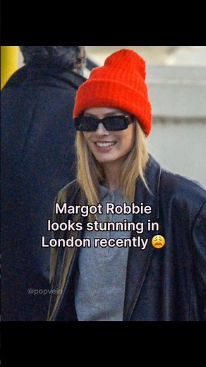 Margot Robbie looks stunning in London recently 😩