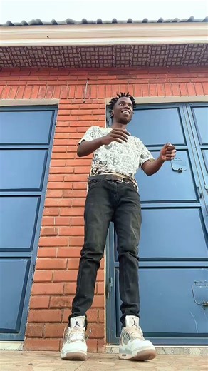 The Smoothest Robot Dance on Your Feed Today 🧊🤖 #RobotDance #ViralShorts