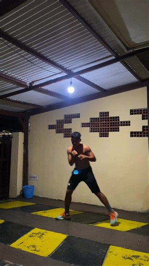 shadow box #fyp #boxing #shadowboxing