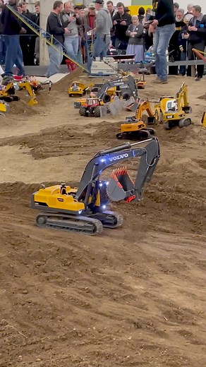 Giant Sandbox RC Construction Equipment: Excavator, Truck, Derby