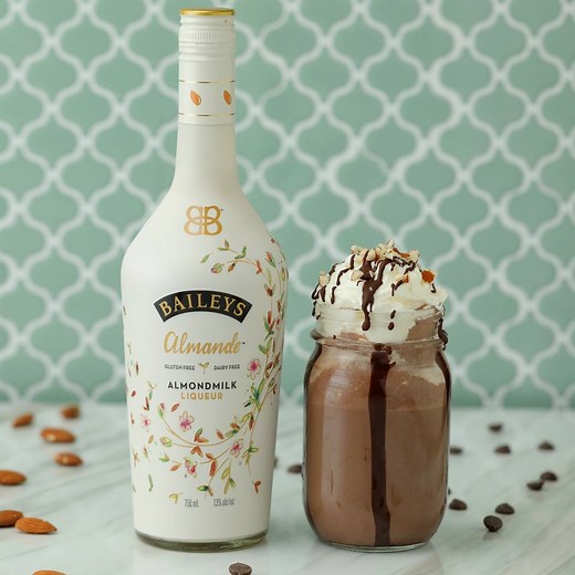 Thanks to Baileys Almande, this completely dairy-free mudslide will delight all of your guests! | Tasty