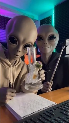 Aliens am Chillen 👽😂 | #alien #chillen #ai #shorts #rap #deutschrap #aliens