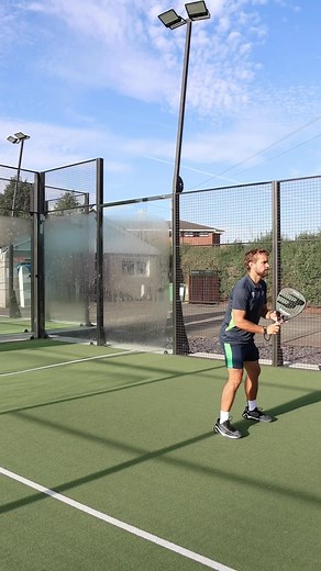 🎾😬 Are you Making THIS Bandeja Mistake? . 🚫 DON'T move backwards facing forwards as this limits your positioning when preparing for the shot. . ✅ DO move back laterally as this allows you to turn your shoulders to get into a good position for the bandeja 🔄 . Tag a player who needs to up their bandeja skills 👀 . #ThePadelSchool #PadelTips #PadelTraining | The Padel School