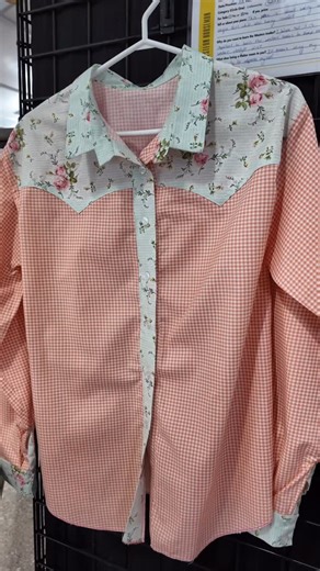 Western tradition lives on through the hands of the next generation. These student-made pieces are nothing short of impressive. Here are the next entries in the Western Horseman Trade Craft Showcase! 🛠🤠 #WesternHorseman #NHSFR2025 #TradeCraftShowcase | Western Horseman