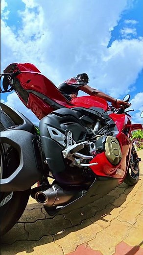 ₹7,20,000 Exhaust on a Ducati Panigale V4?! 🤯 Ducati Panigale V4 Akrapovic Exhaust🔥