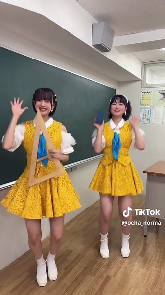 なんの教科が1番好きだった？？ #斉藤円香 & #筒井澪心🏫🩵💙 #オチャノーマ #ocha_norma #ハロプロ #学校では教えてくれないこと