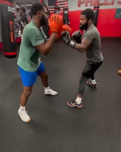 Philadelphia’s finest 🤝 Jaron ‘Boots’ Ennis and Stephen Fulton working together in their hometown 🏠 | Ring Magazine