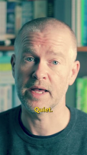 ❌ False Friend Alert: LIBRARY vs BOOKSHOP | English for Spanish Speakers | Fantastic Phrasal #shorts