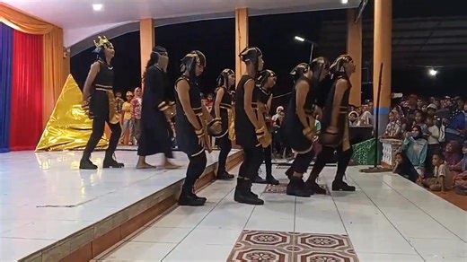 Humss 12 performed the dance which represents the culture of middle east. #hilightseveryonefollowers2025 #followersreelsfypシ゚viralシfypシ゚viralシ #SportsFest2025 #Pangutaran | AL-sharif U Kasim