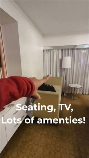 Flamingo Room Tour - The oldest hotel on the Vegas Strip! #vegas #flamingohotel #roomtour