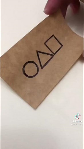 Creating squid game card