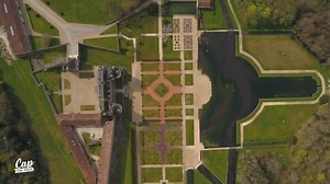 Pour voir, revoir et partager Cap Sud Ouest, Charente Maritime, un festin de pierres La Pierre de Crazannes Château de la Roche Courbon Les Lapidiales de Port d'Envaux Infiniment Charentes Département de la Charente-Maritime | France 3 Nouvelle-Aquitaine