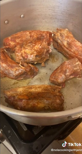 Delicious Smothered Turkey Necks with Rice & Gravy Recipe